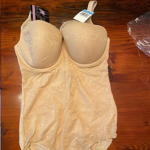 Nwt shapewear 38c
